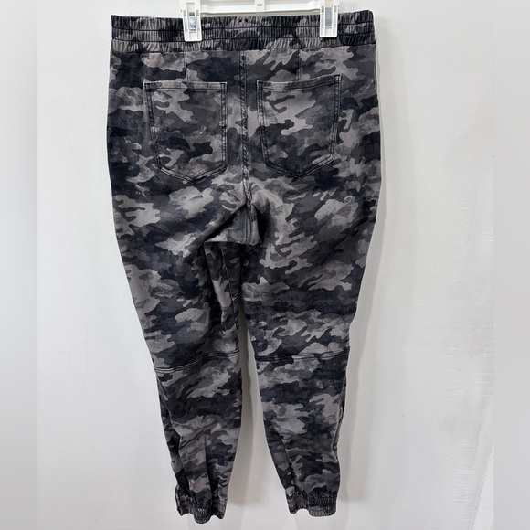 Spanx Women’s Stretch Twill Cargo Joggers - XL - Picture 7 of 12